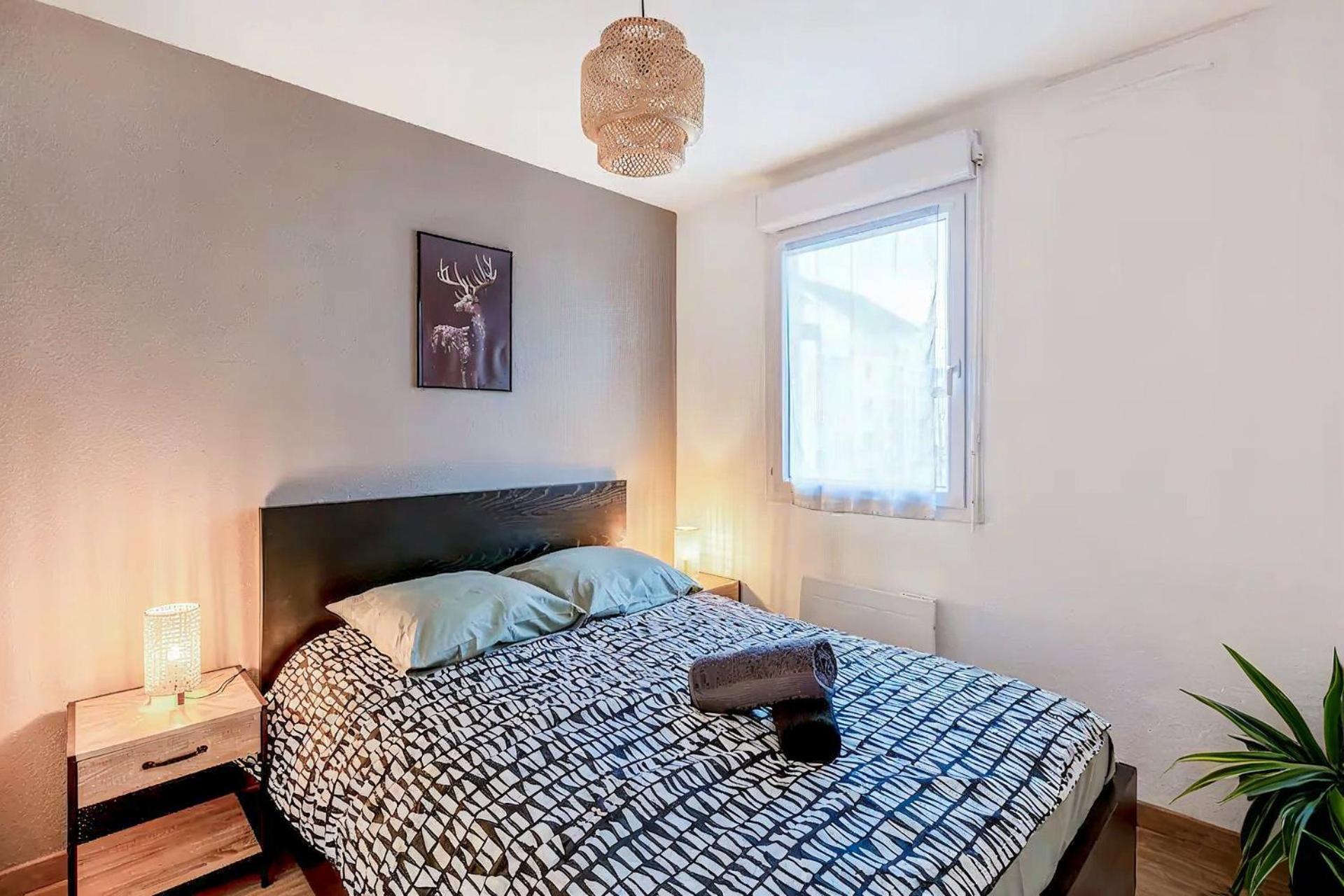 Superbe Appartement - Parking Gratuit - 4 Personnes Chambéry Exterior foto